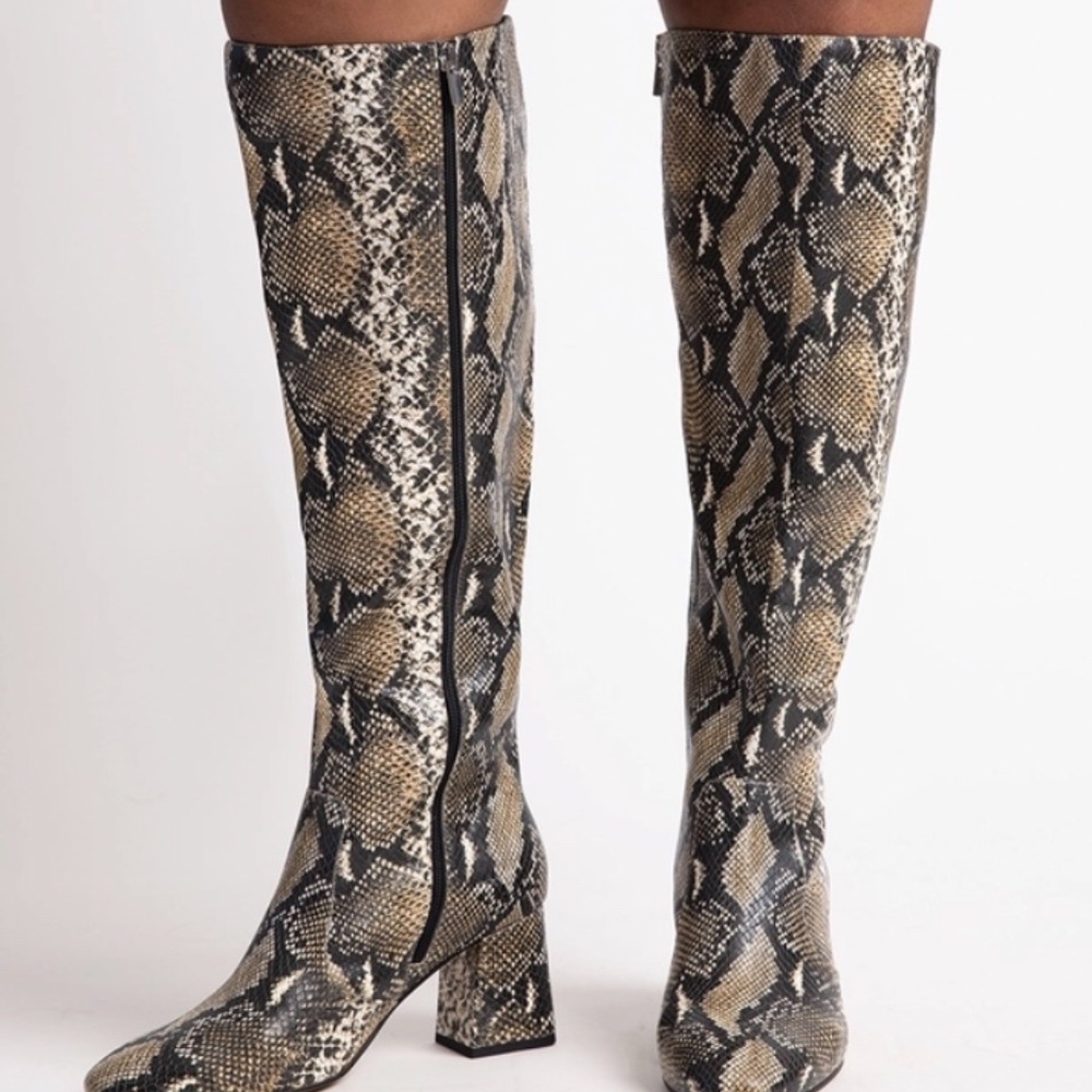 Women’s faux snakeskin boots size 9